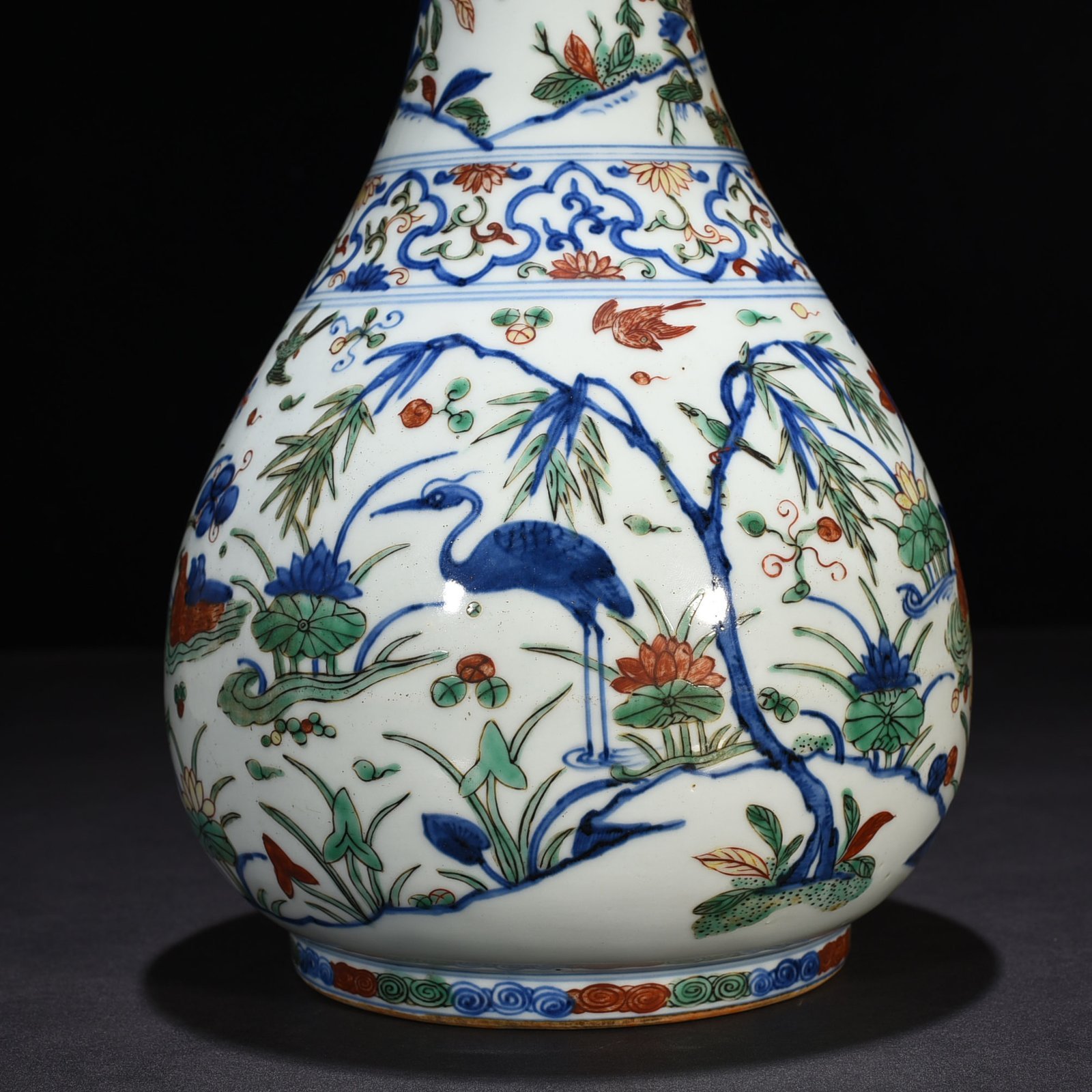 Ming Dynasty Wanli blue and white colorful garlic vase with flowers and birds pattern