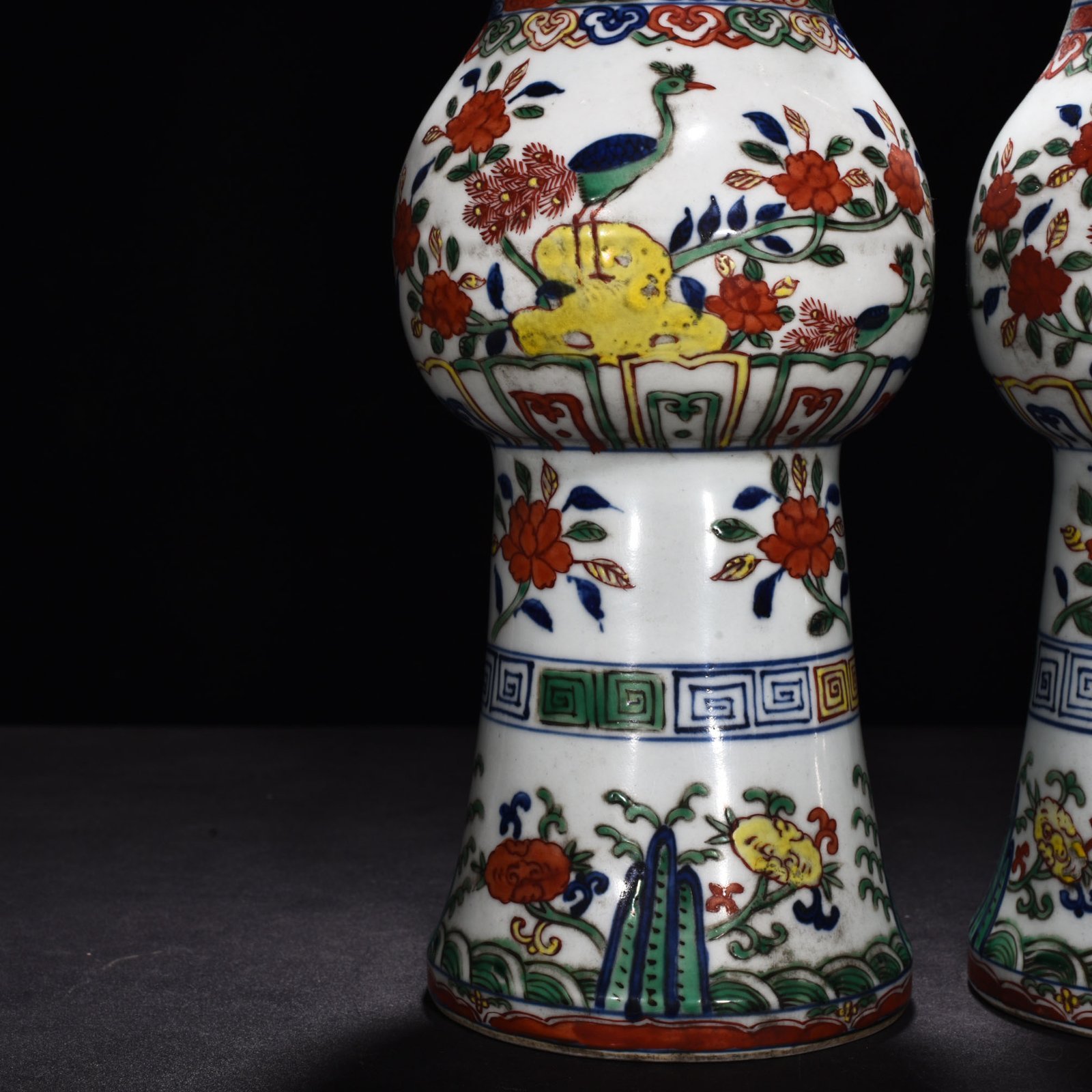 Ming Dynasty Wanli blue and white multicolored dragon pattern vase