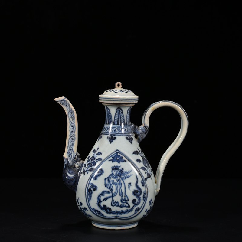 Ming Dynasty Wanli blue and white figure pattern holding pot