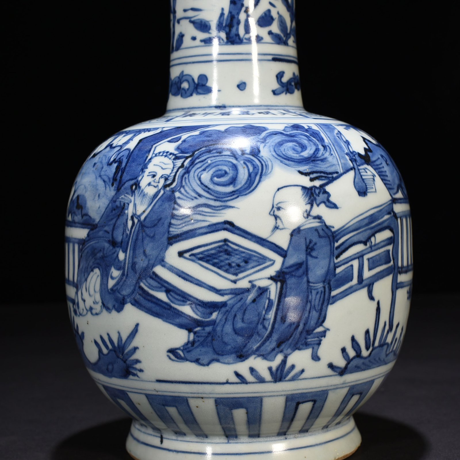 Ming Dynasty Wanli blue and white figure pattern straight neck bottle