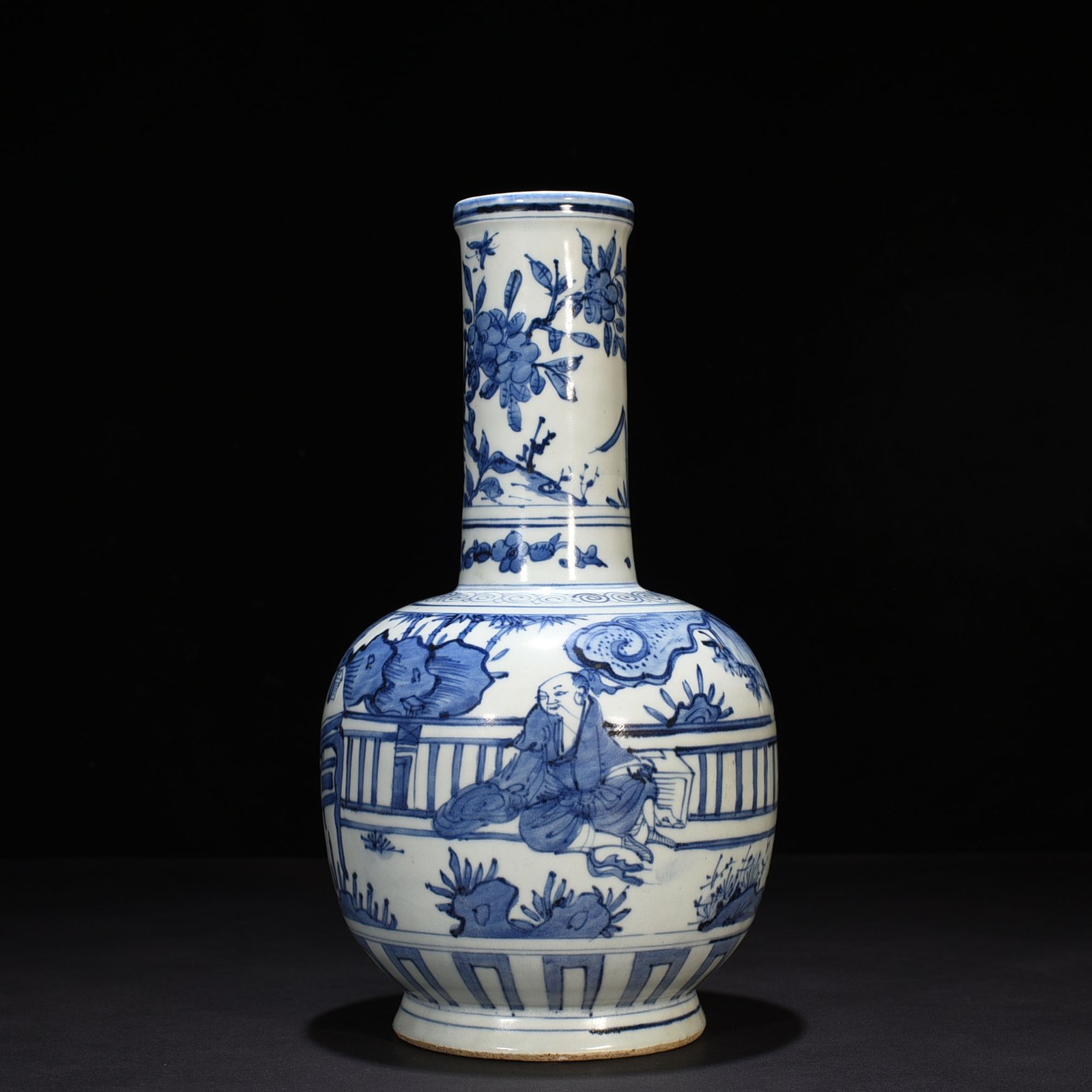 Ming Dynasty Wanli blue and white figure pattern straight neck bottle