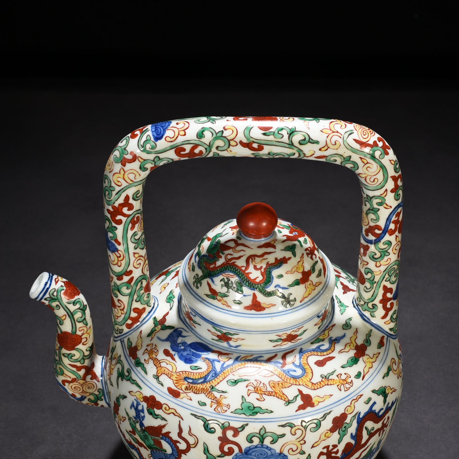 Ming Dynasty Jiajing blue and white multicolored dragon pattern teapot