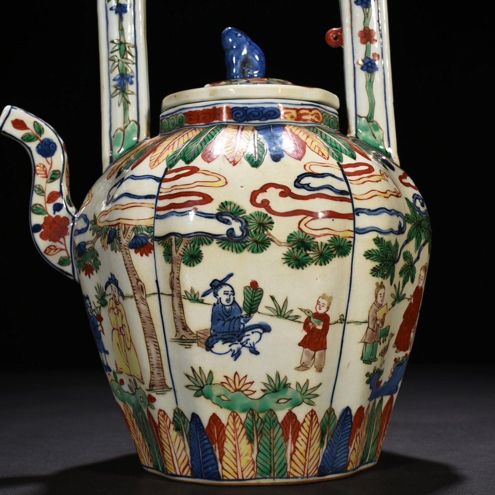 Ming Dynasty Jiajing blue and white multicolored Taoist figure teapot