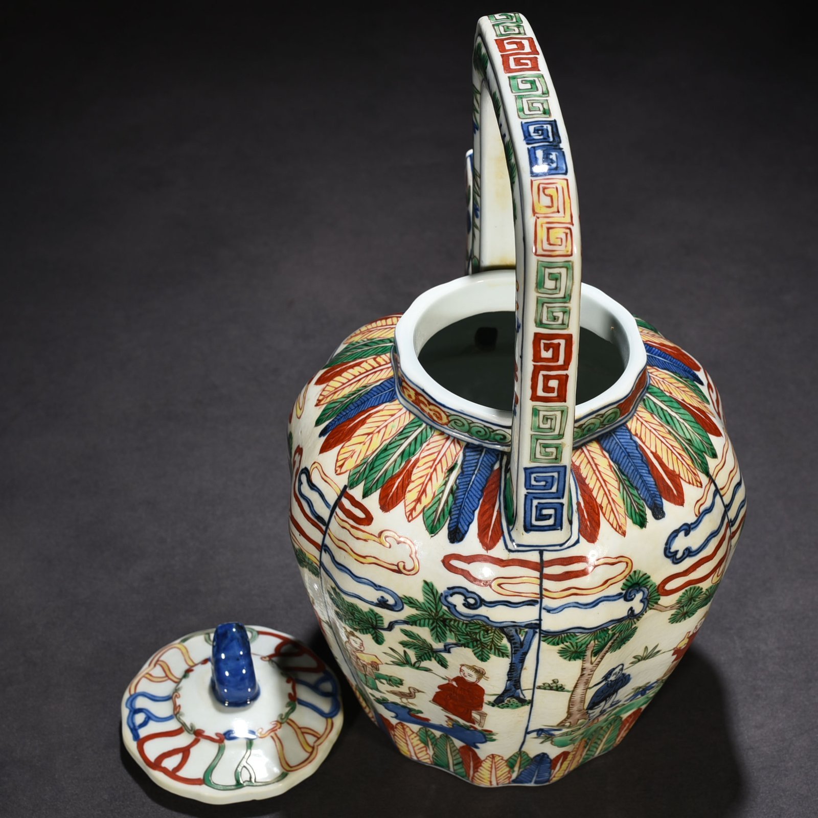 Ming Dynasty Jiajing blue and white multicolored Taoist figure teapot