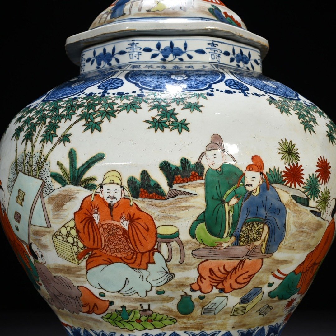 Ming Dynasty Jiajing blue and white multicolored Taoist figure pattern Bafang General jar