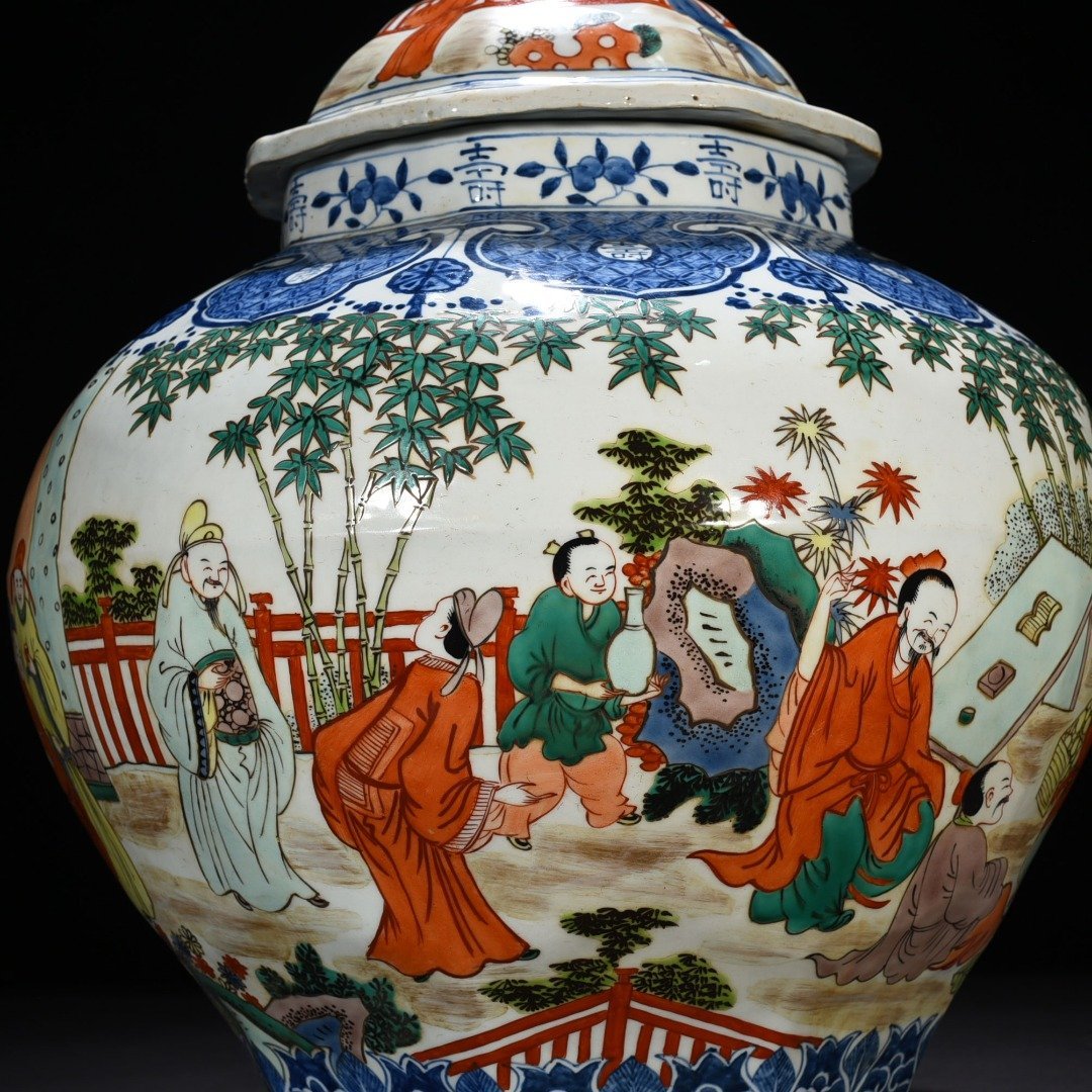 Ming Dynasty Jiajing blue and white multicolored Taoist figure pattern Bafang General jar