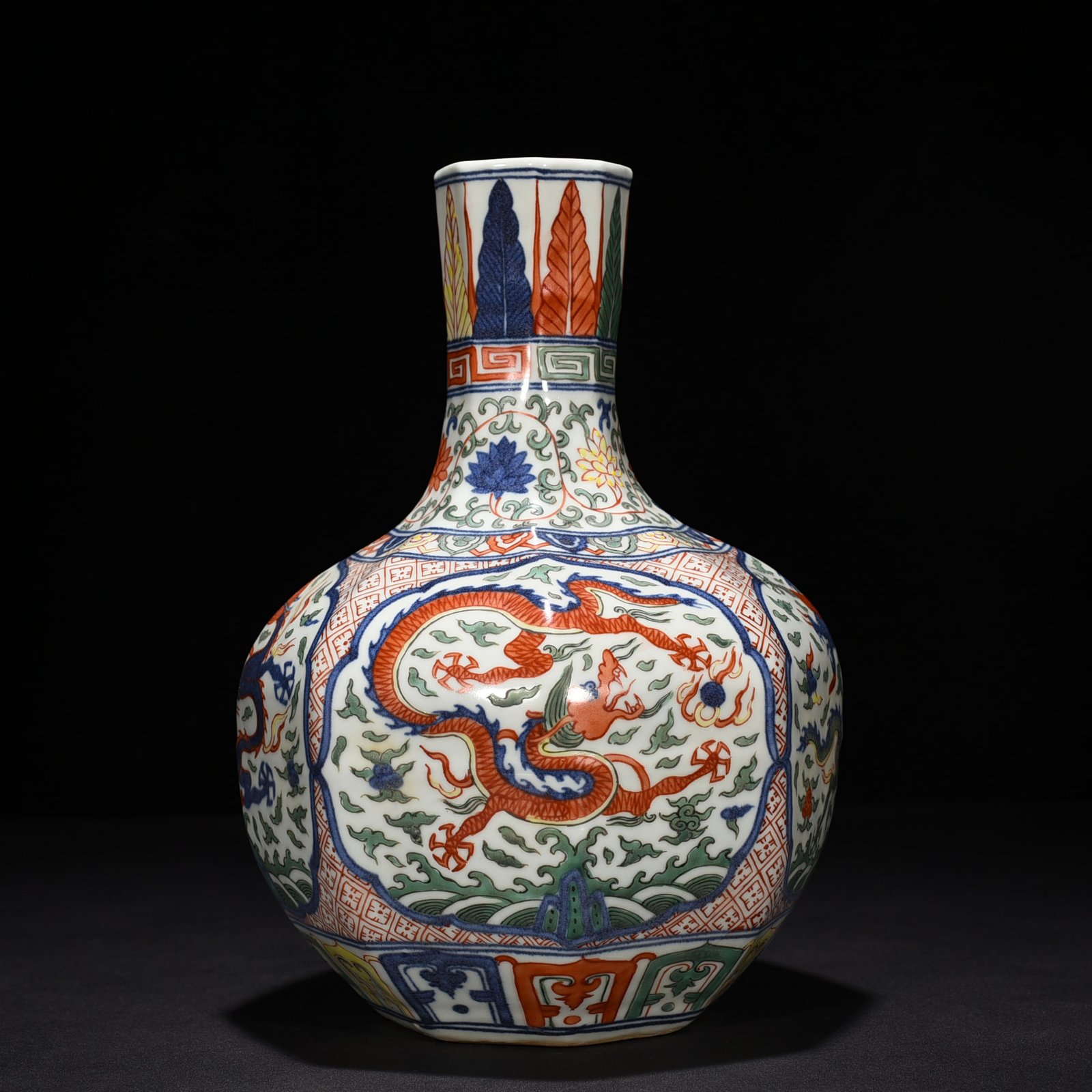 Ming Dynasty Jiajing blue and white multicolored dragon pattern eight-way celestial vase