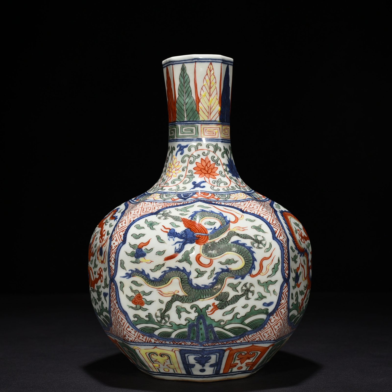 Ming Dynasty Jiajing blue and white multicolored dragon pattern eight-way celestial vase