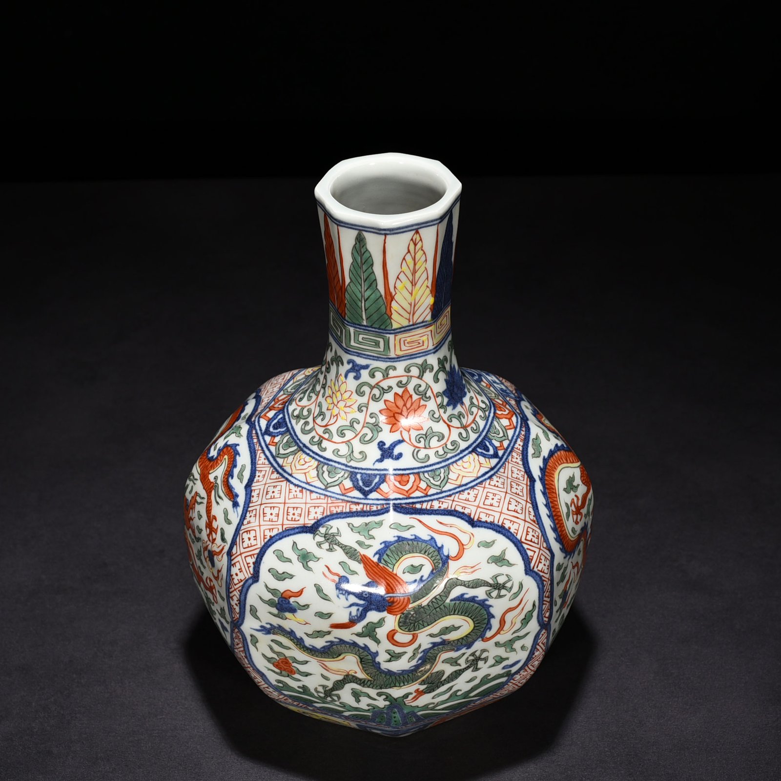 Ming Dynasty Jiajing blue and white multicolored dragon pattern eight-way celestial vase