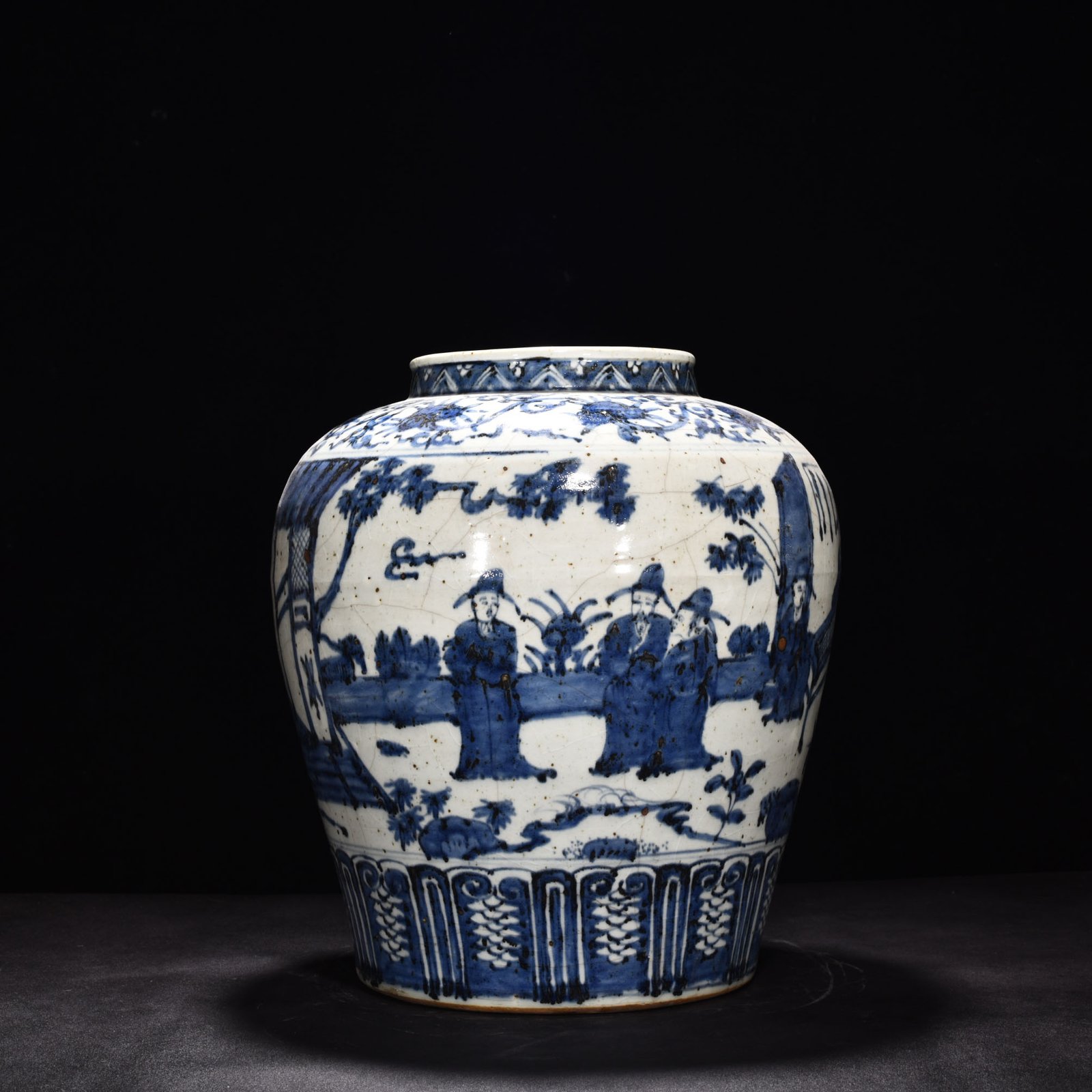 Ming Dynasty Jiajing blue and white figure pattern jar