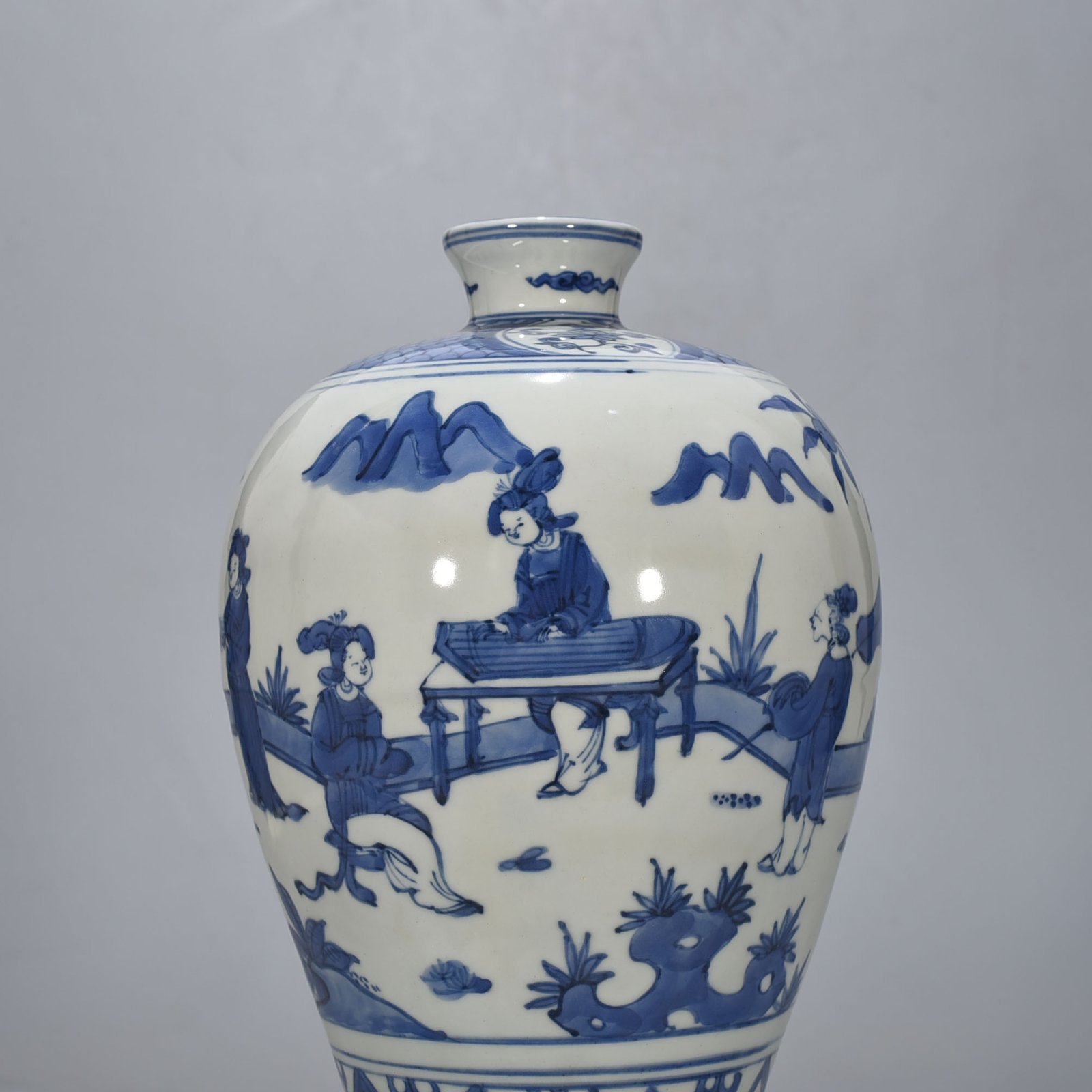 Ming Dynasty Jiajing blue and white lady vase with figure pattern