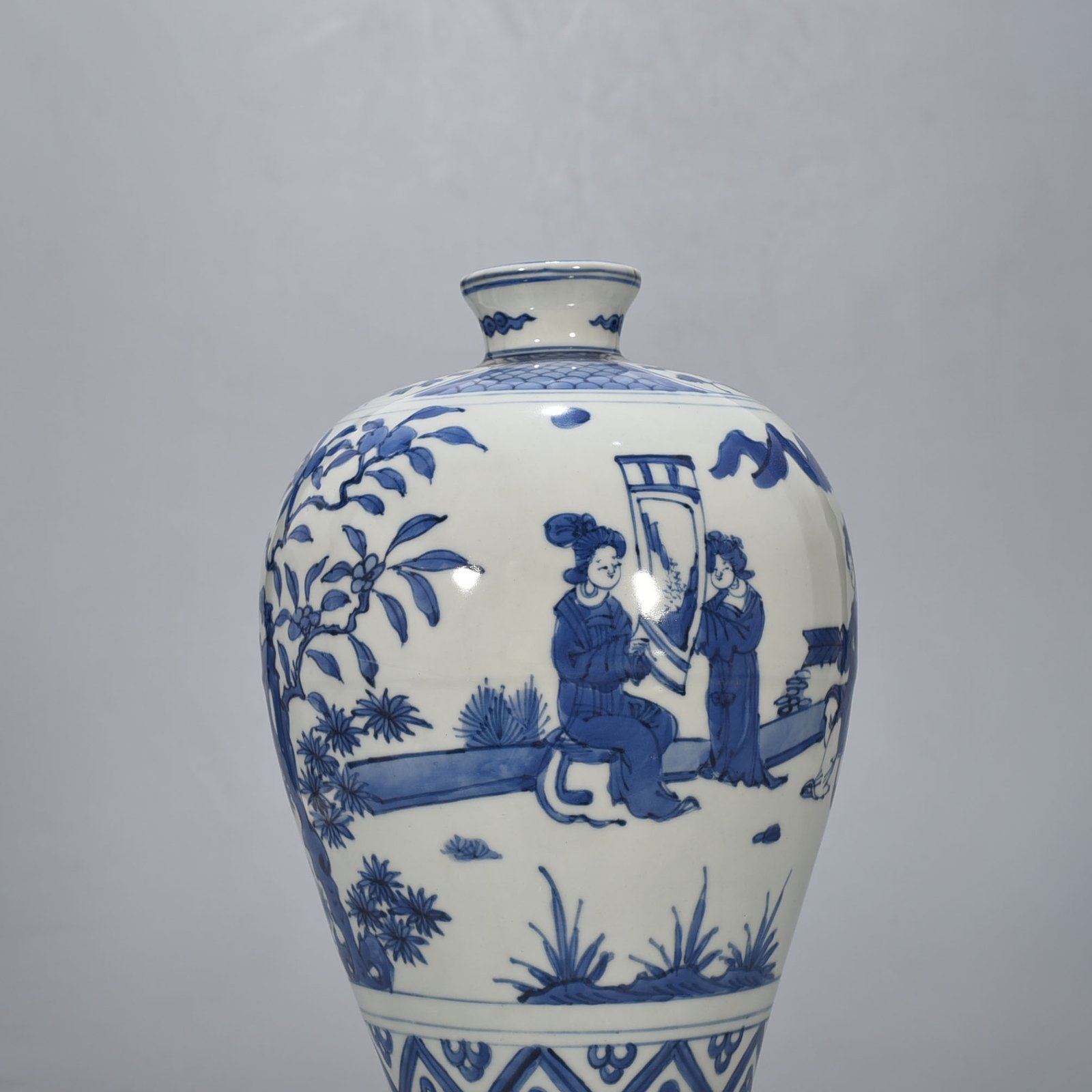 Ming Dynasty Jiajing blue and white lady vase with figure pattern