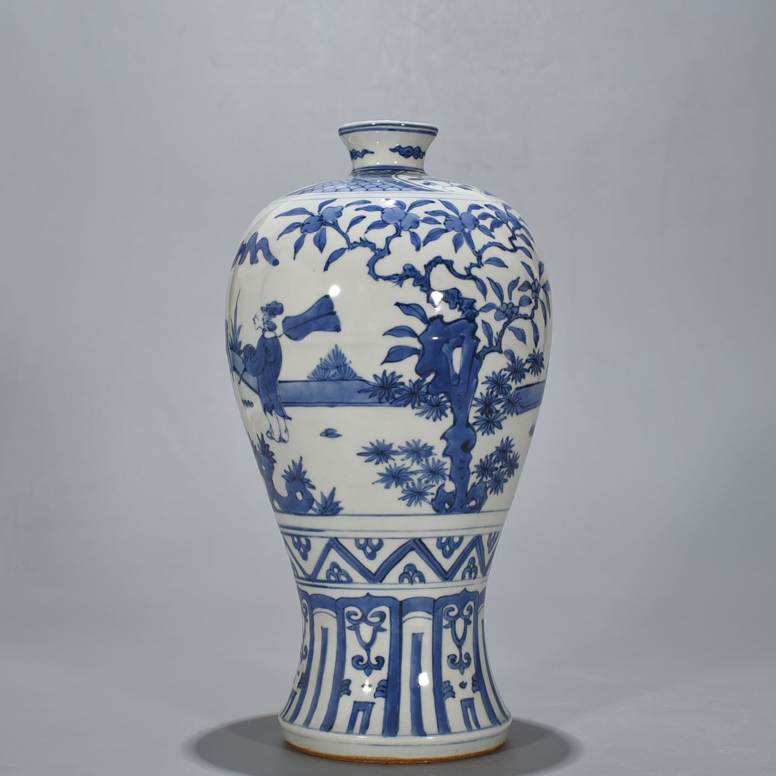 Ming Dynasty Jiajing blue and white lady vase with figure pattern