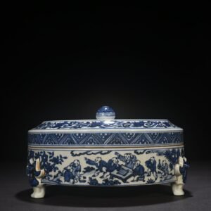 Ming Dynasty Jiajing blue and white chess calligraphy and painting three-legged fruit box
