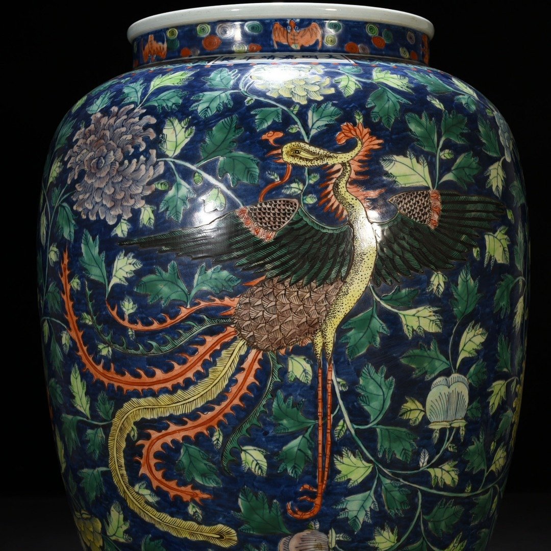 Ming Dynasty Jiajing blue and white blue ground colorful phoenix peony pattern large jar
