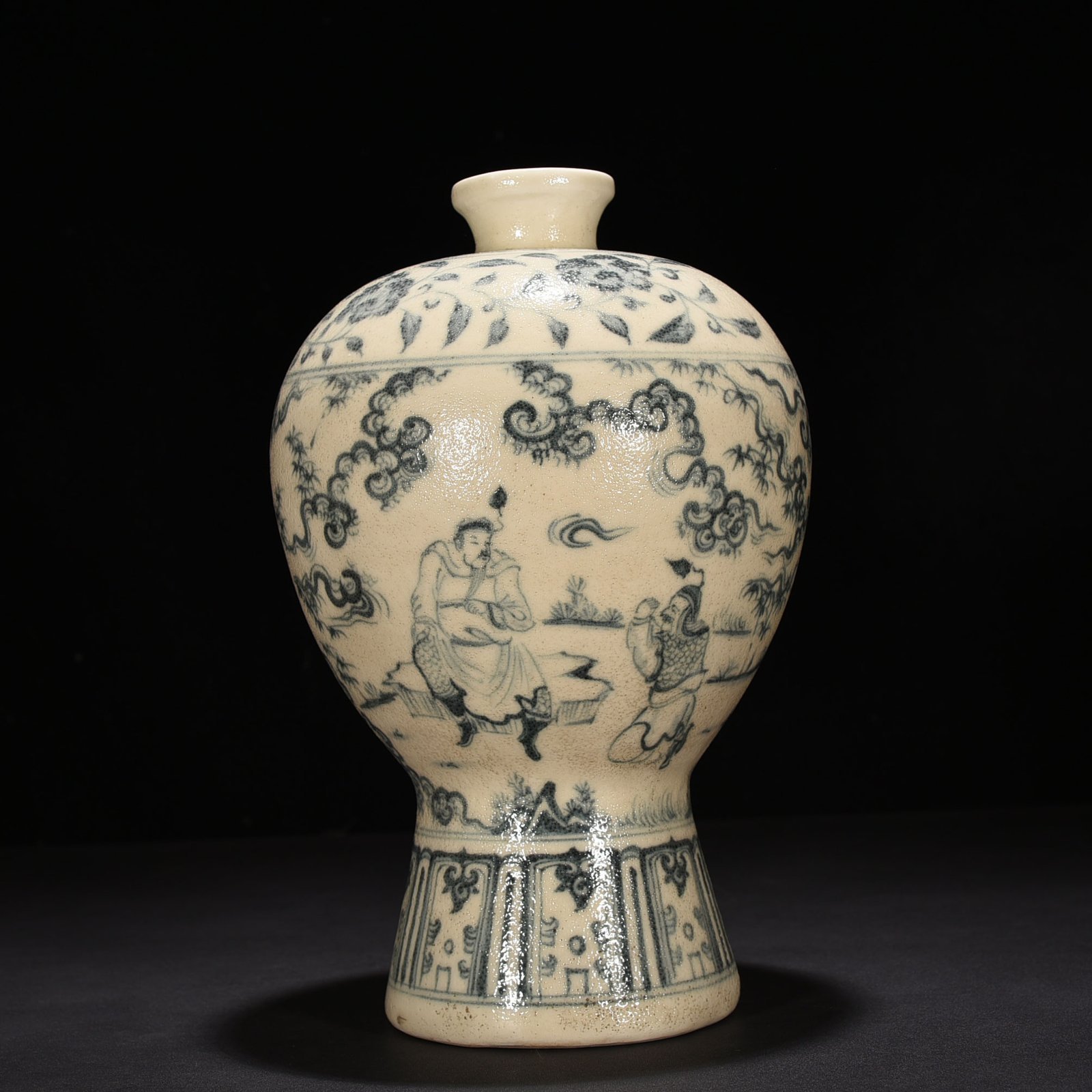 Ming Dynasty blue and white character story pattern waist plum vase