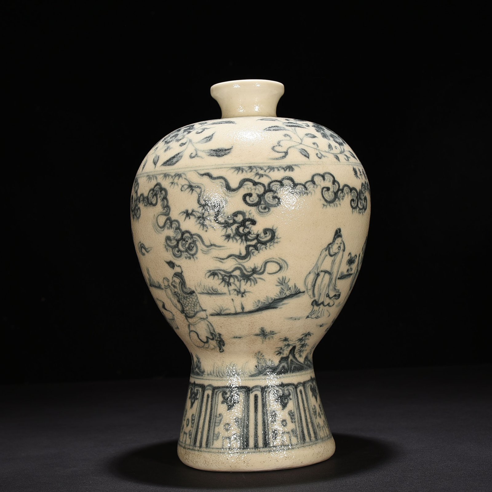 Ming Dynasty blue and white character story pattern waist plum vase