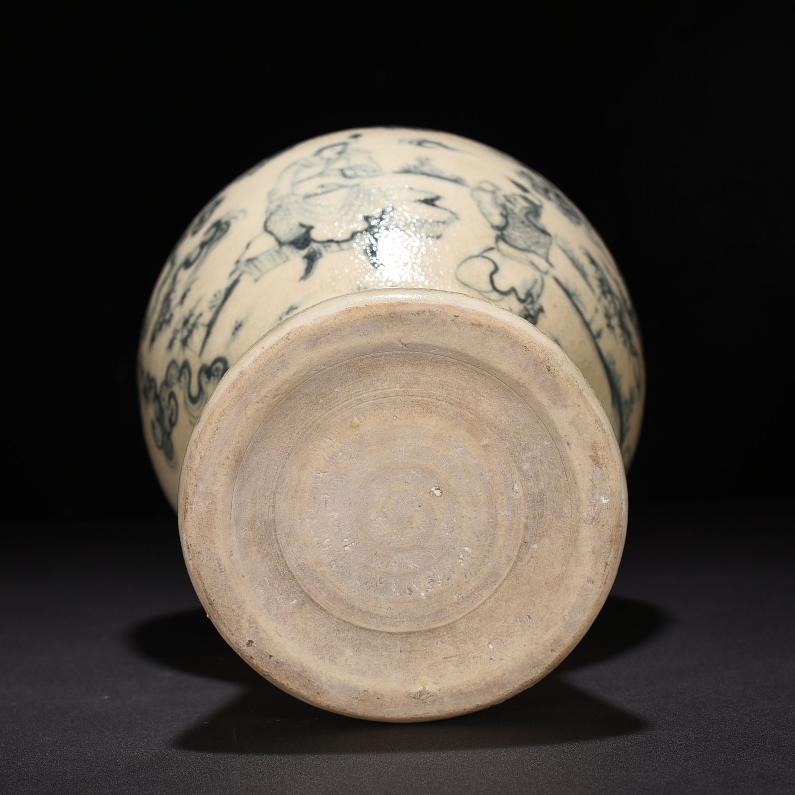 Ming Dynasty blue and white character story pattern waist plum vase