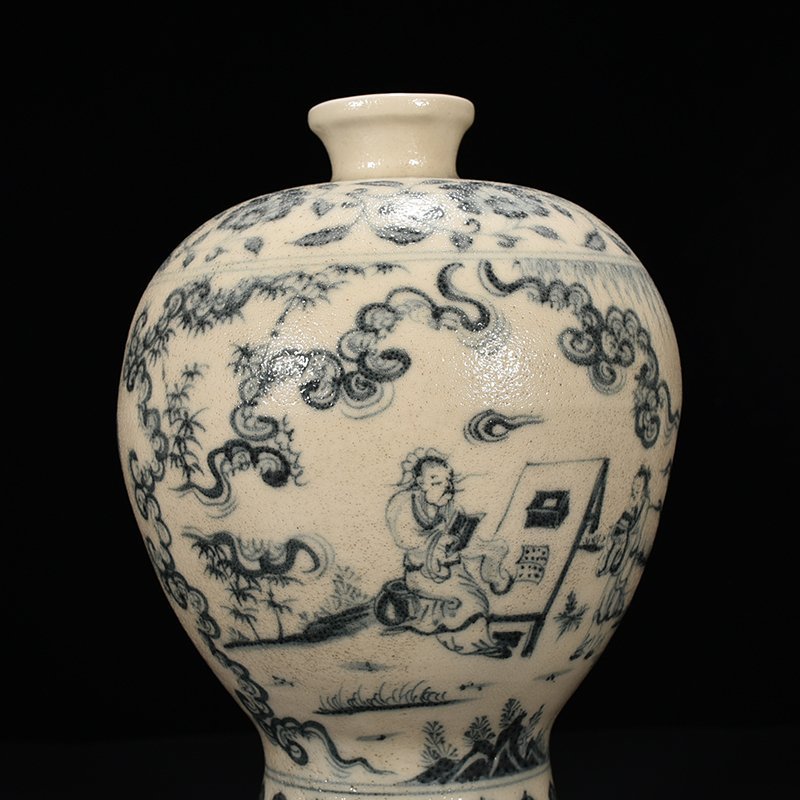 Ming Dynasty blue and white character plum vase
