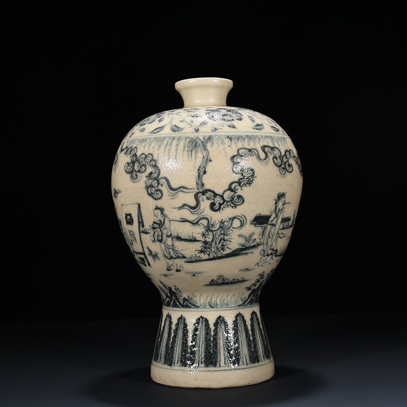 Ming Dynasty blue and white character plum vase