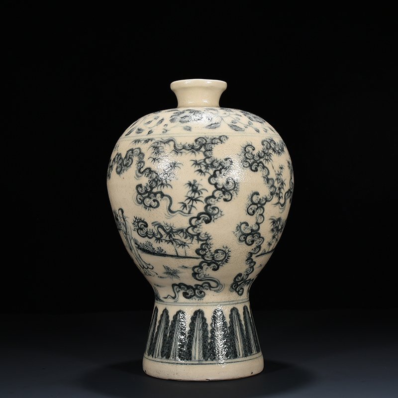 Ming Dynasty blue and white character plum vase