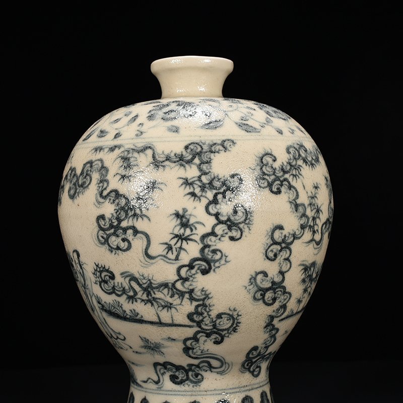 Ming Dynasty blue and white character plum vase