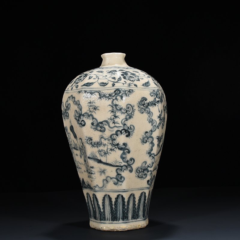 Ming Dynasty blue and white character pattern eight-way plum vase