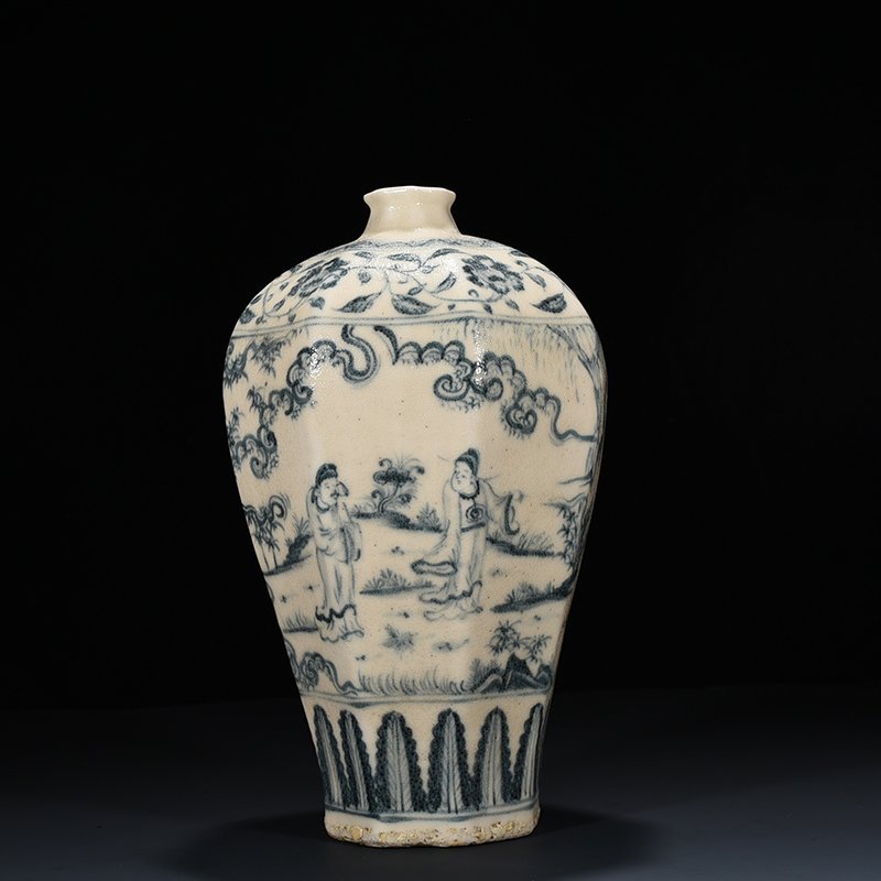 Ming Dynasty blue and white character pattern eight-way plum vase