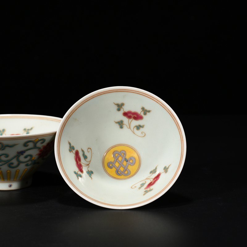 Ming Dynasty Xuande multicolored gold-painted bamboo hat bowl with lotus pattern
