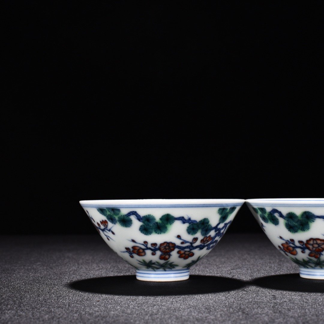 Ming Dynasty Xuande colorful pine bamboo and plum pattern hat cup