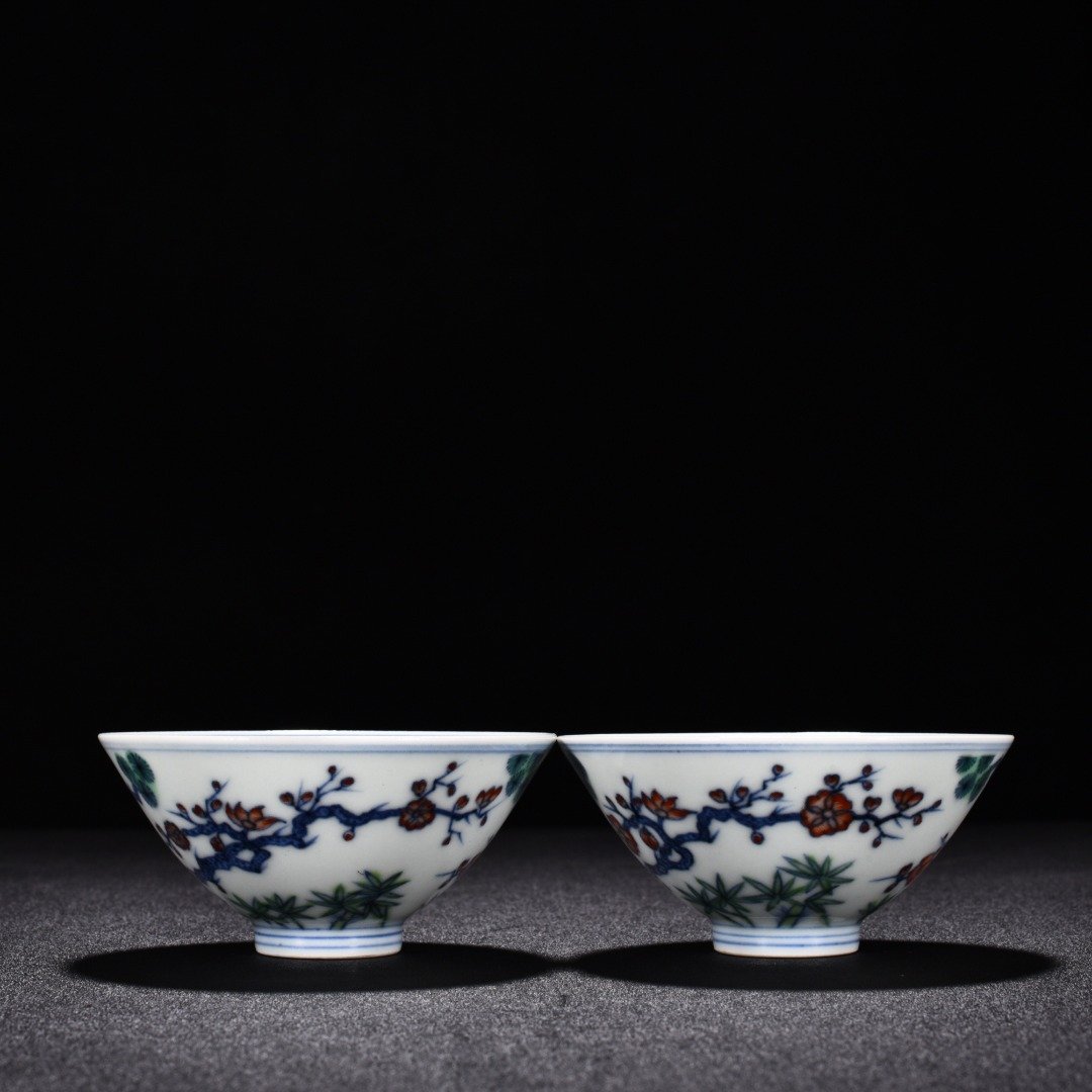 Ming Dynasty Xuande colorful pine bamboo and plum pattern hat cup