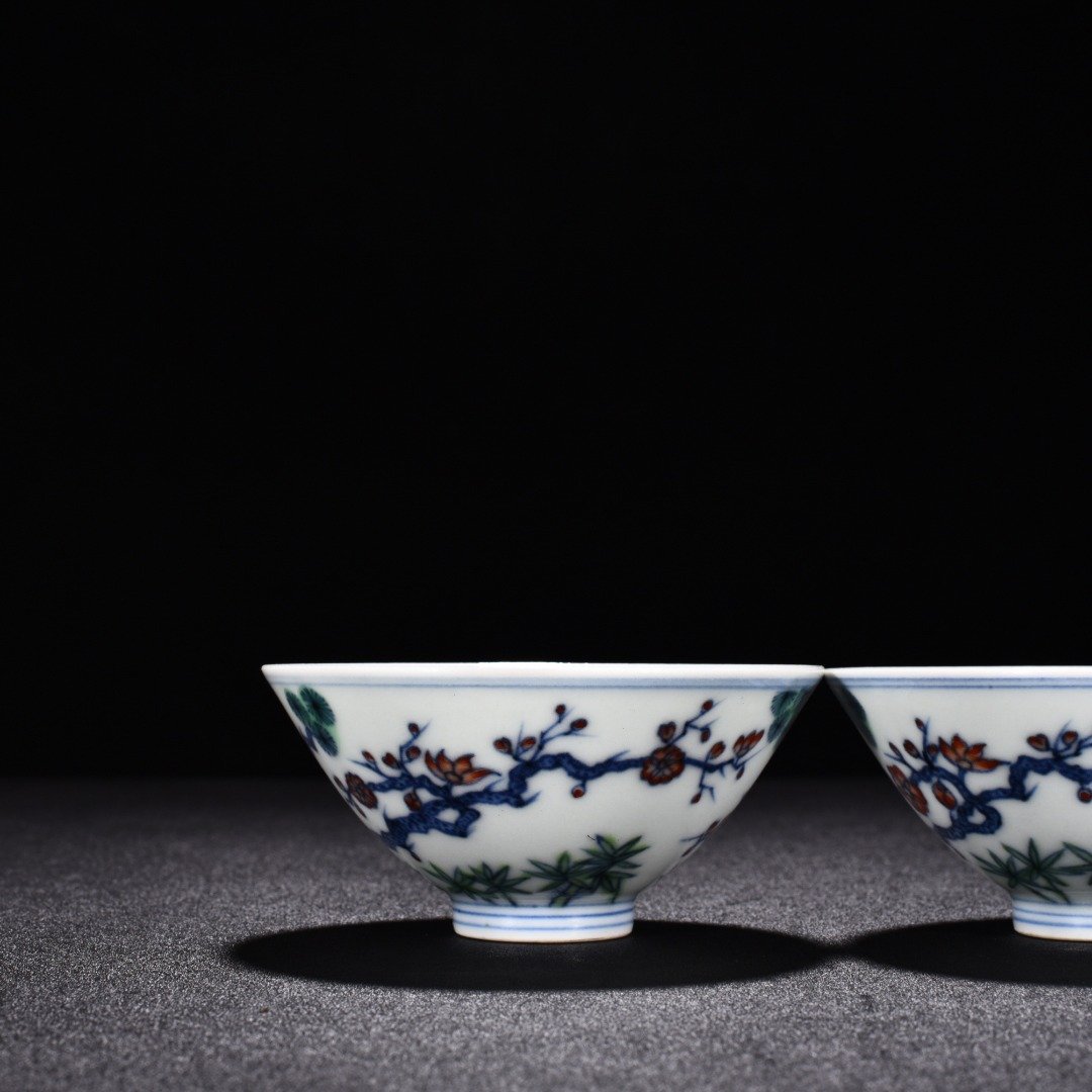 Ming Dynasty Xuande colorful pine bamboo and plum pattern hat cup