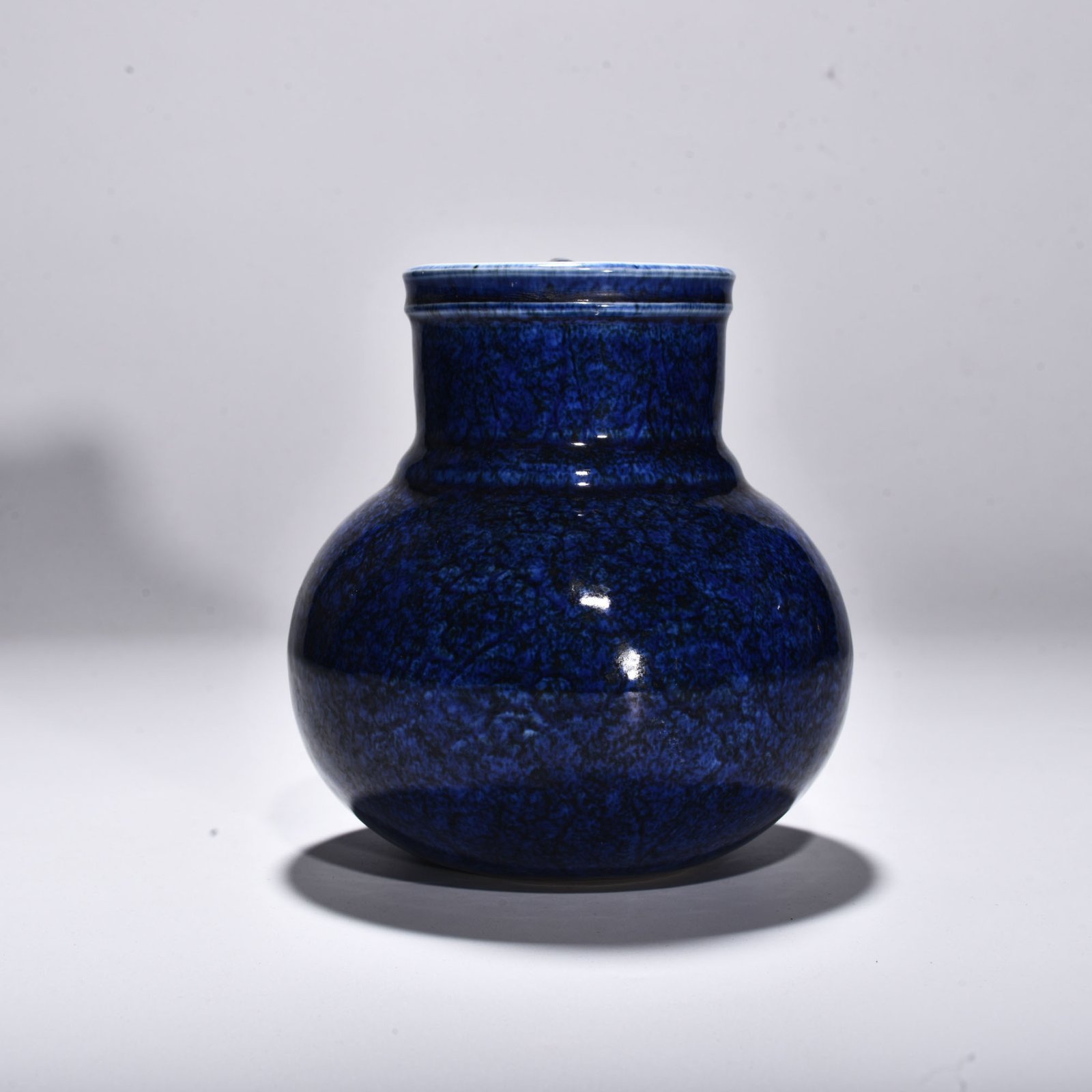 Ming Dynasty Xuande engraved flower pattern