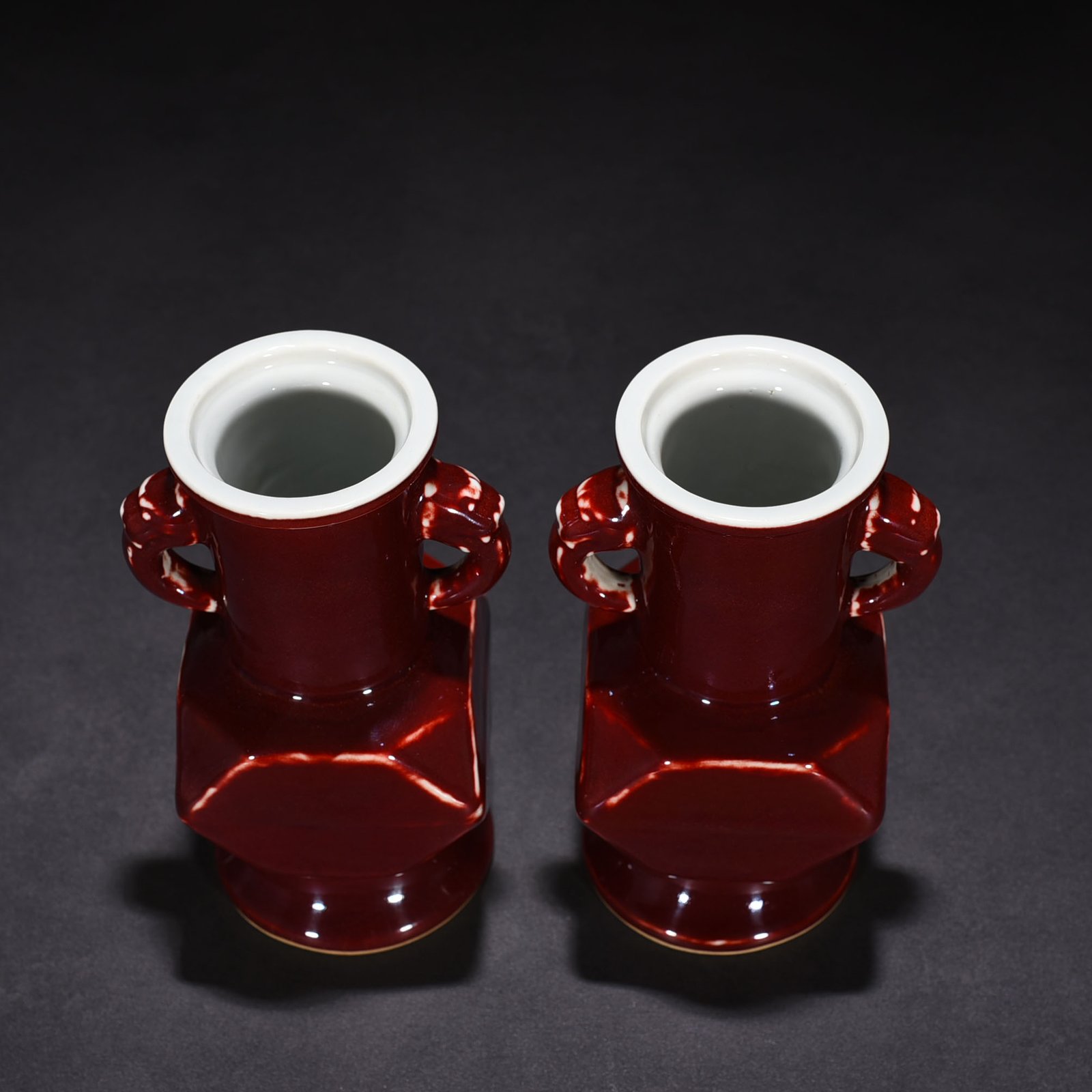 Ming Dynasty Xuande ruby ​​red glazed Japanese horn vase