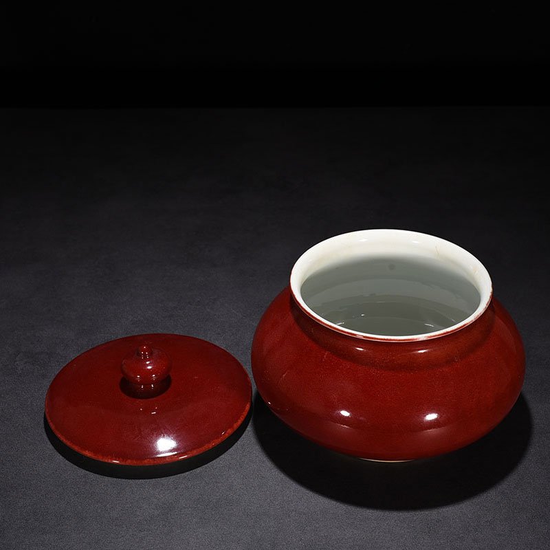 Ming Dynasty Xuande ruby ​​red glaze covered jar