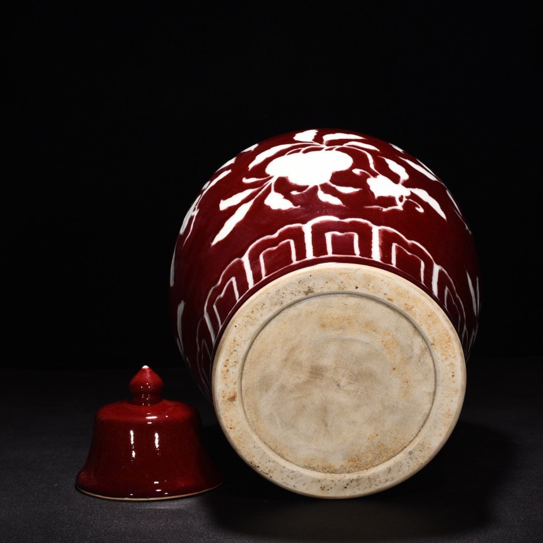 Ming Dynasty Xuande gem-glazed white plum vase with engraved branch flower and fruit