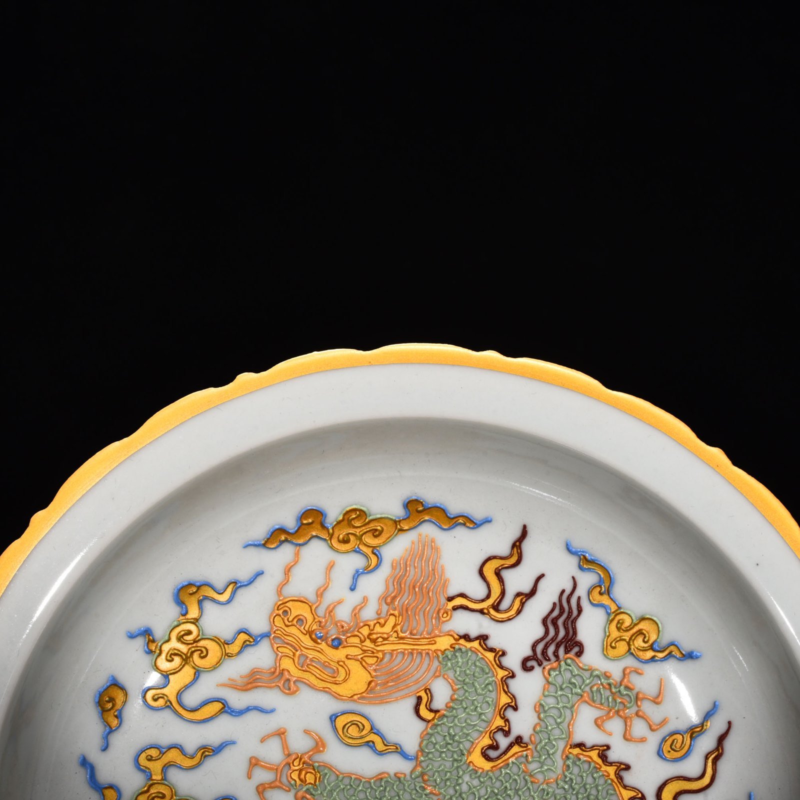 Ming Dynasty Xuande lilac powder painted gold cloud dragon pattern rhombus mouth plate