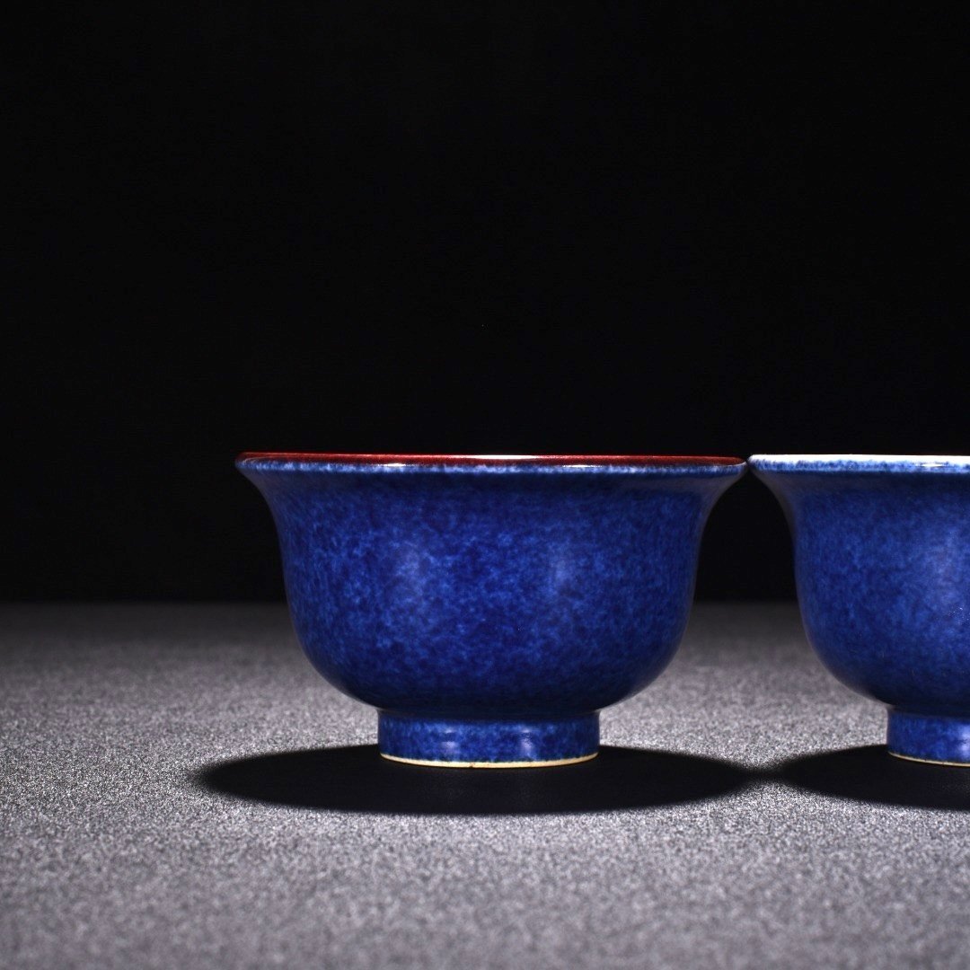 Ming Dynasty Xuande blue and red glaze hand cup