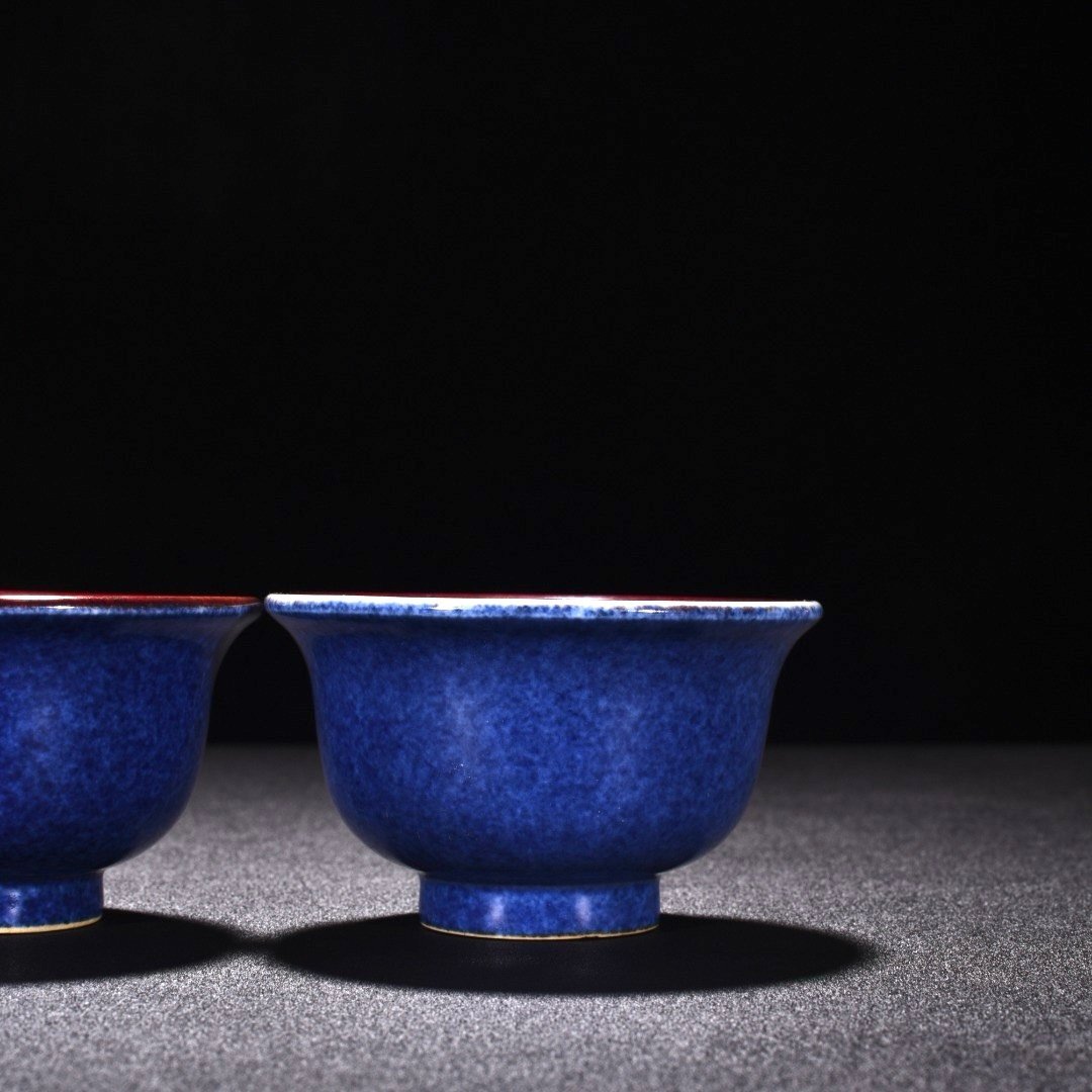 Ming Dynasty Xuande blue and red glaze hand cup