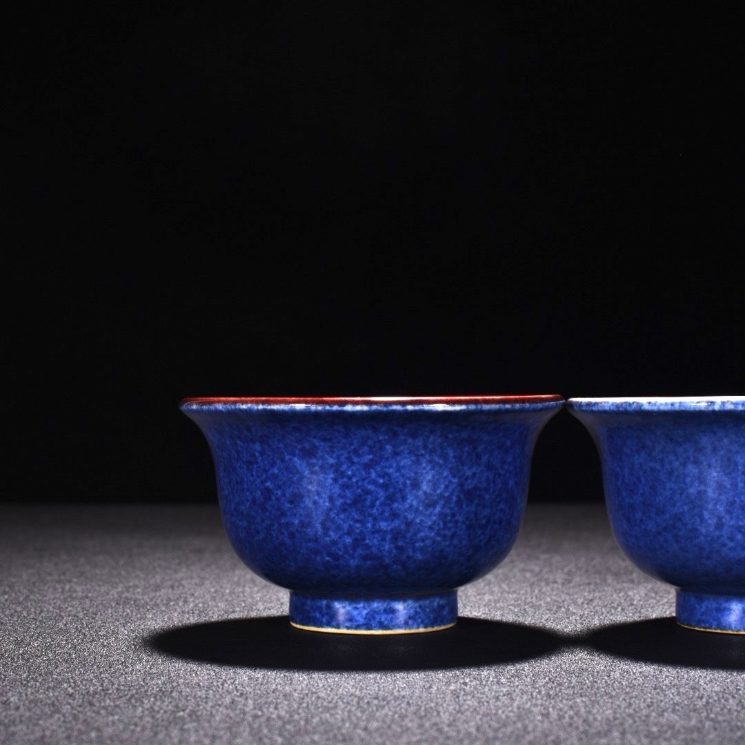 Ming Dynasty Xuande blue and red glaze hand cup