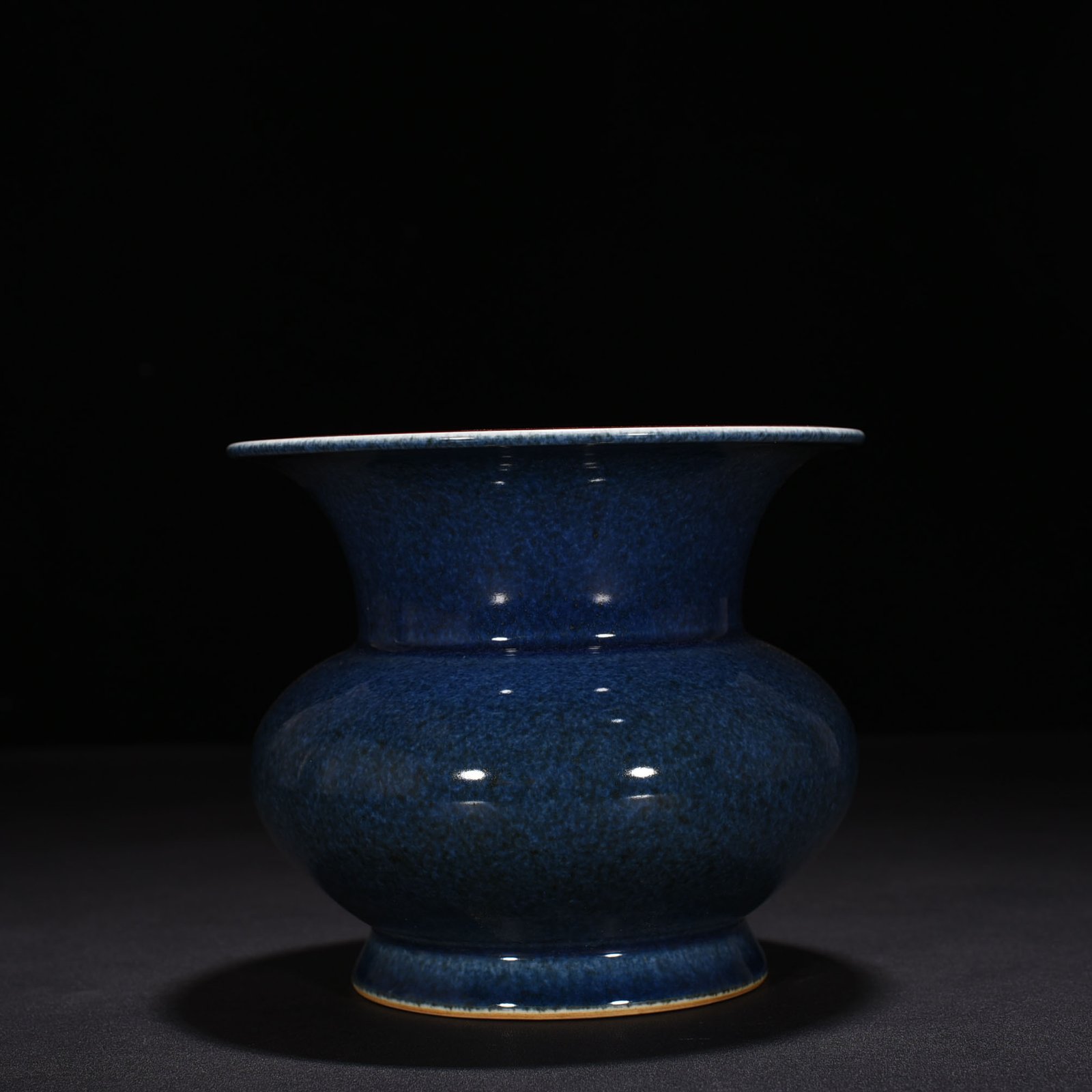 Ming Dynasty Xuande blue glaze slag bucket