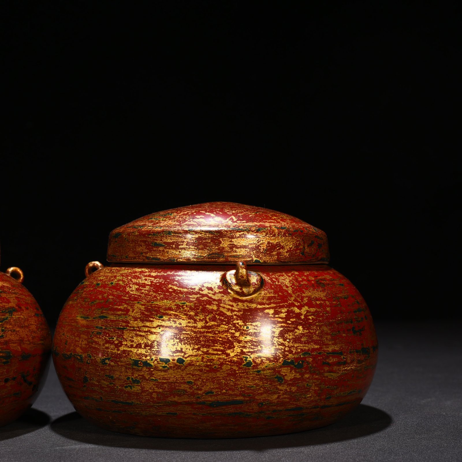 Ming Dynasty Xuande porcelain body large lacquer bronze color three-series lid jar
