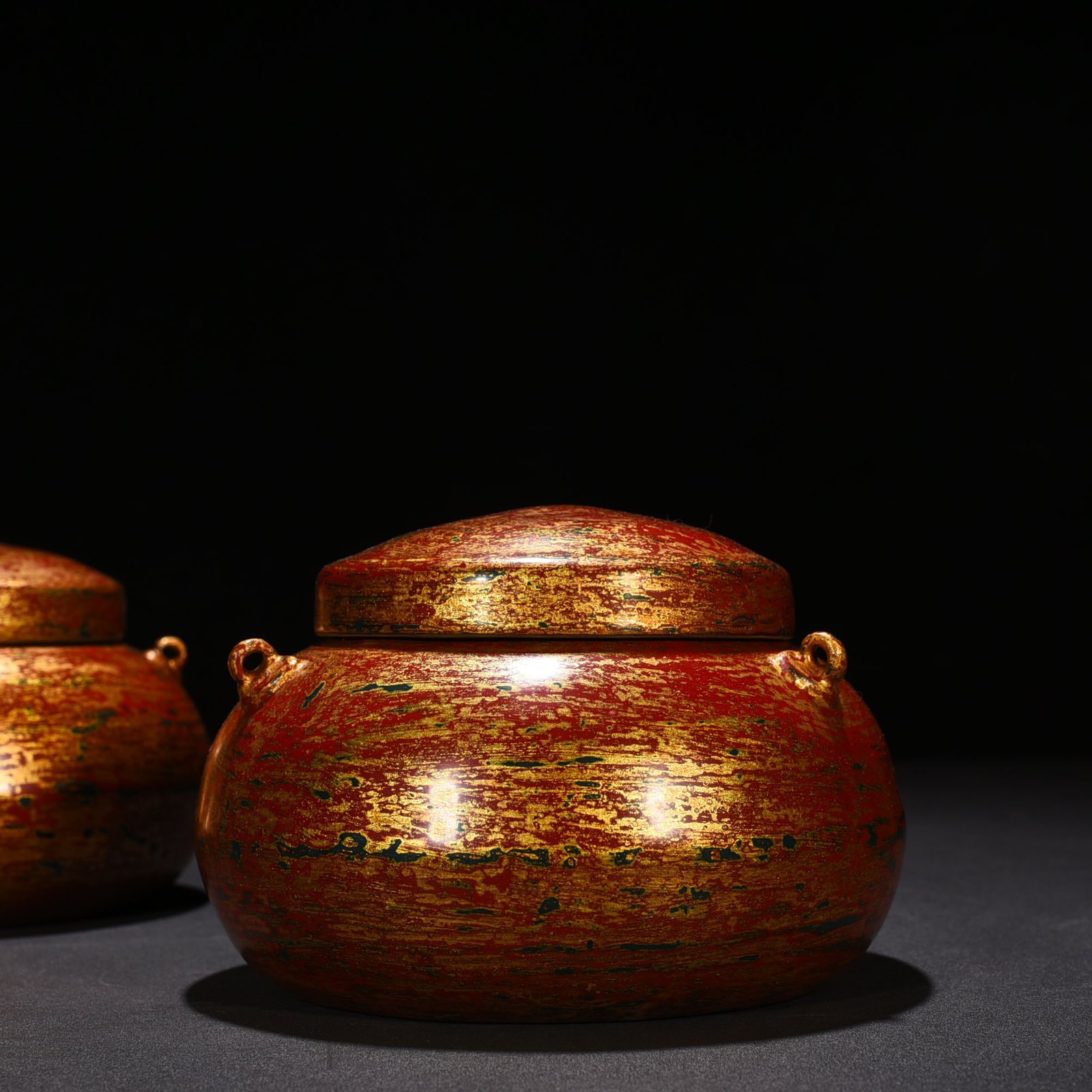Ming Dynasty Xuande porcelain body large lacquer bronze color three-series lid jar