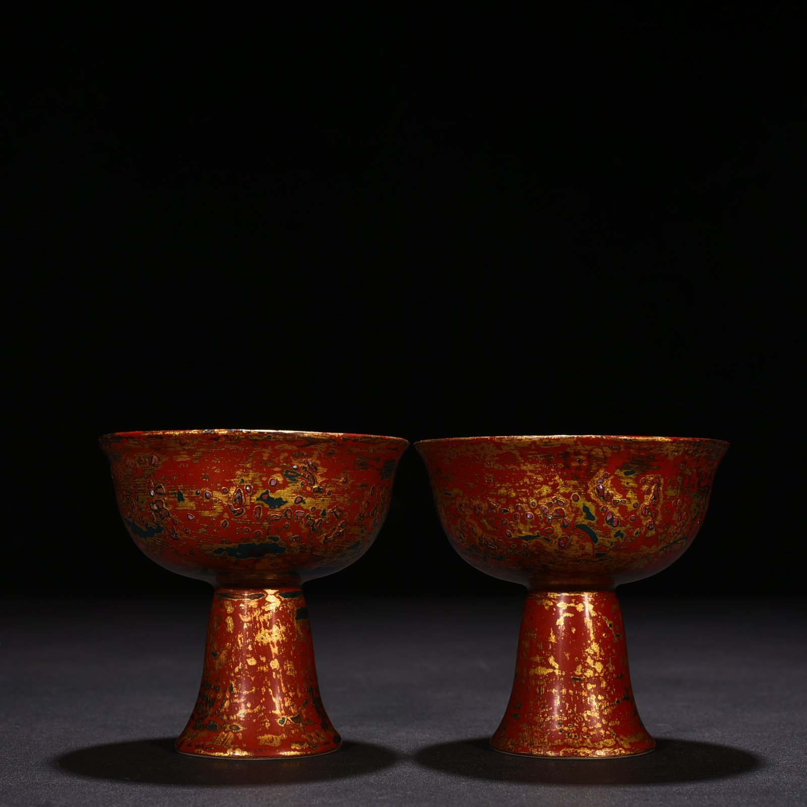 Ming Dynasty Xuande porcelain body large lacquer mother-of-pearl bronze goblet