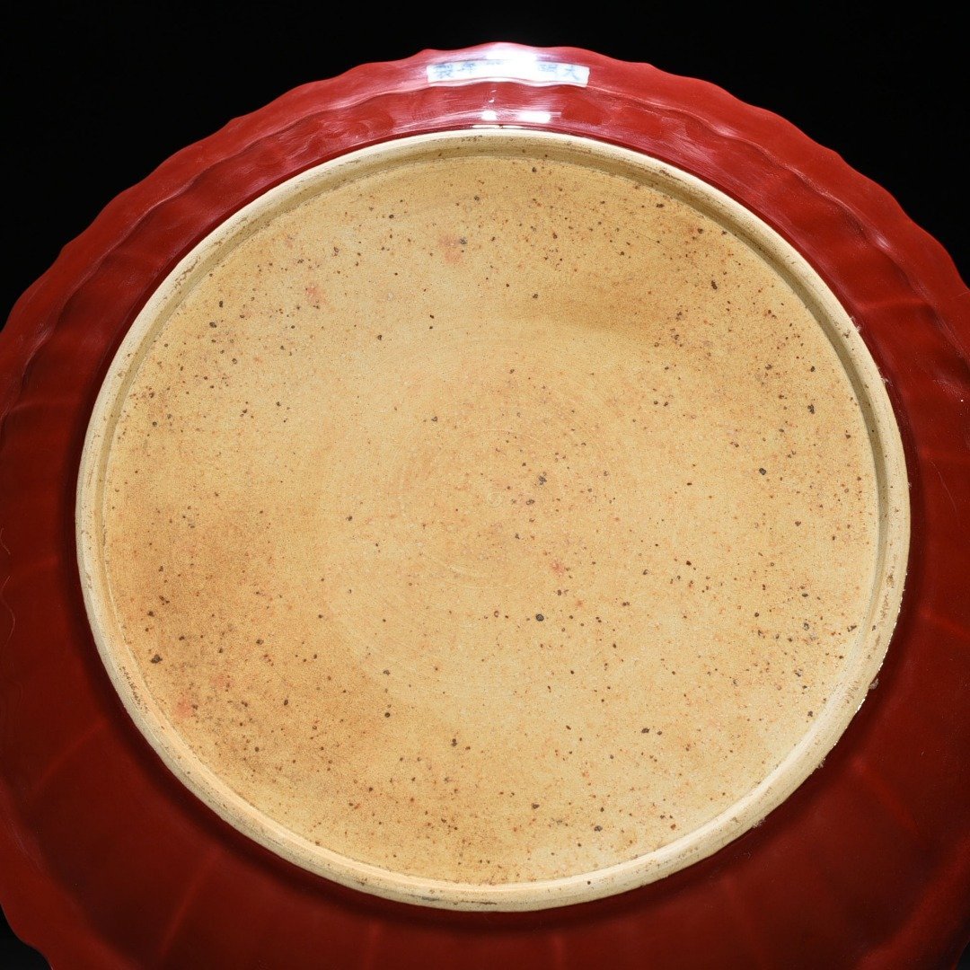 Ming Dynasty Xuande sacrifice red glaze engraved white fish and algae rhombus edge folding plate