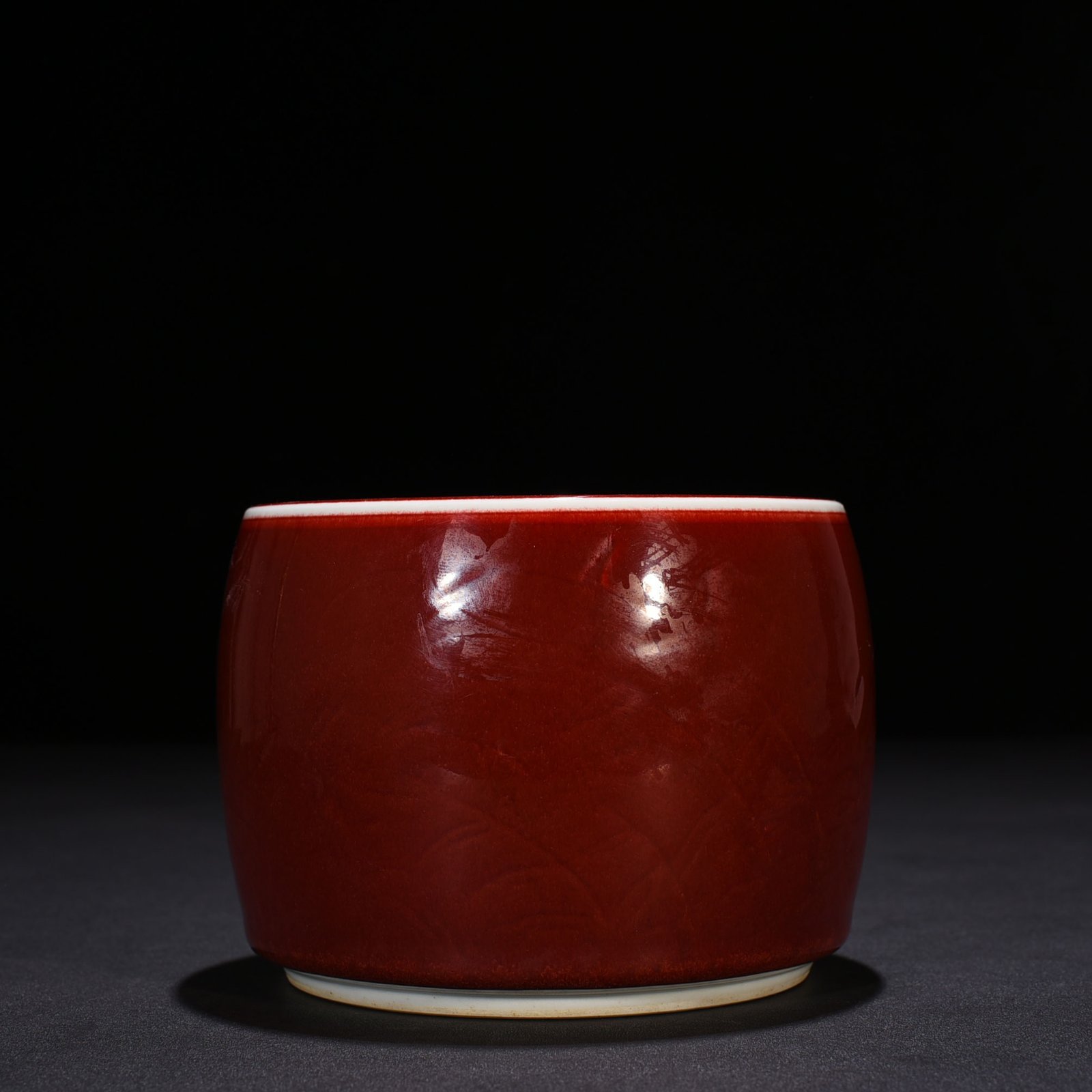 Ming Dynasty Xuande sacrificial red glazed cricket jar