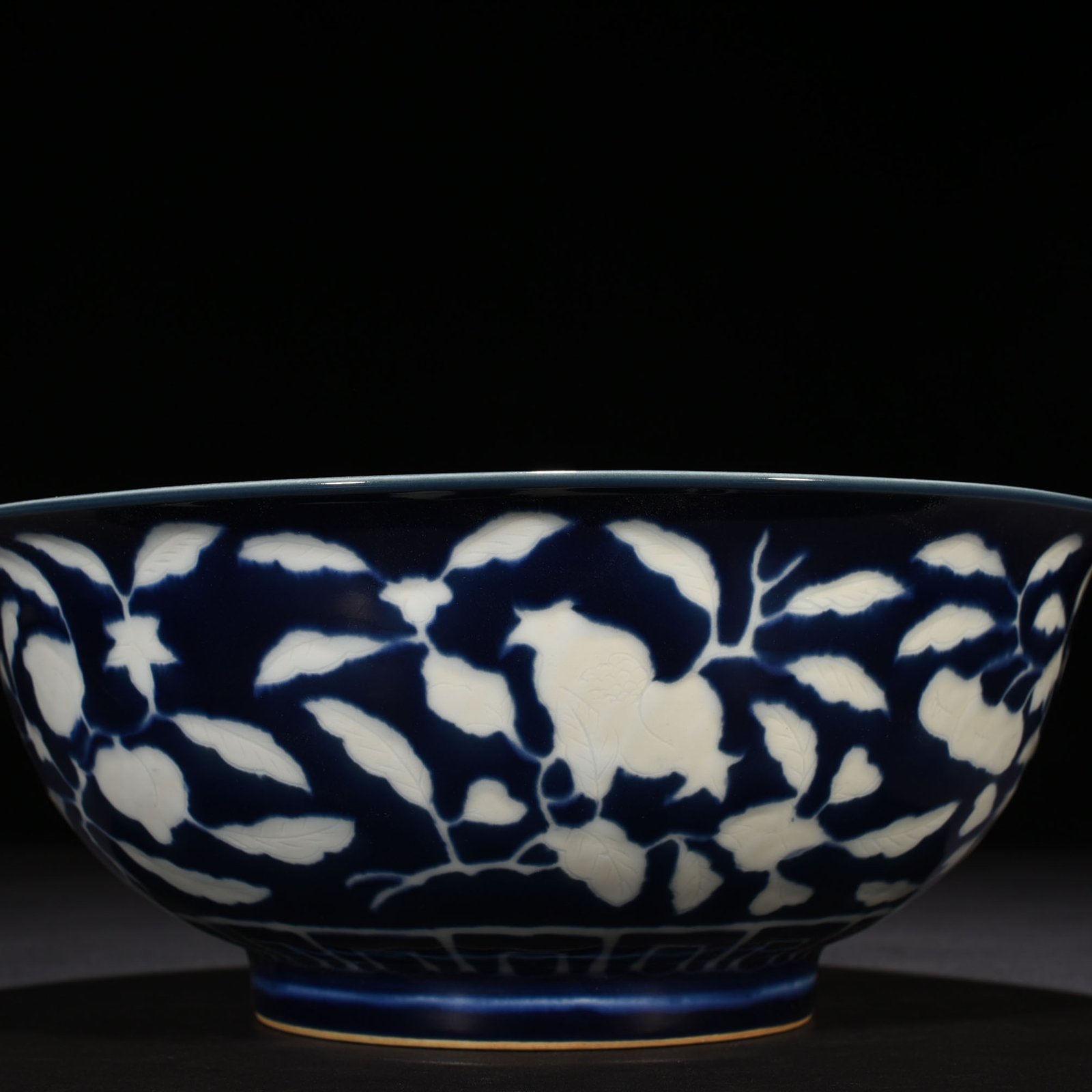 Ming Dynasty Xuande Festival blue glaze bowl with folded branches flowers and fruits
