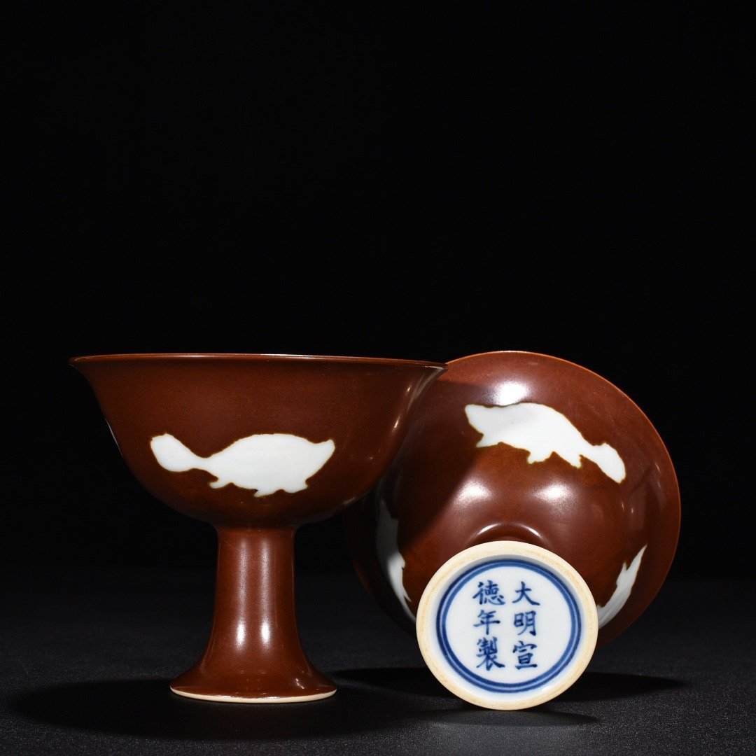 Ming Dynasty Xuande purple gold glaze three-fish goblet