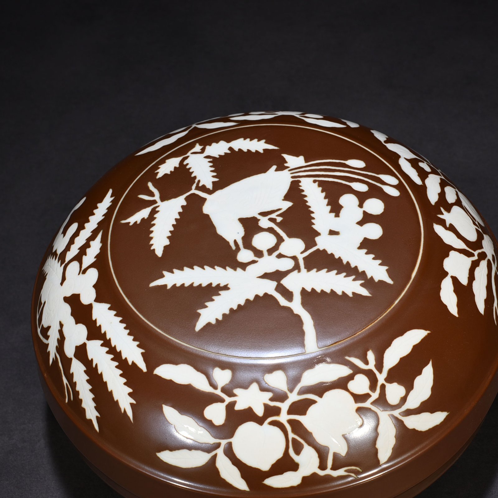 Ming Dynasty Xuande purple gold glaze carved lychee flower and bird pattern fruit box