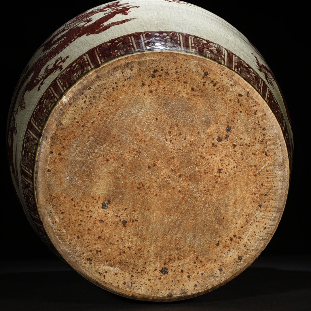 Ming Dynasty Xuande glazed red cloud and dragon pattern large vat